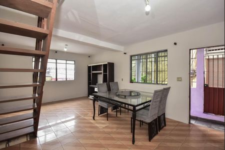 Casa para alugar com 150m², 3 quartos e 2 vagasSala 1