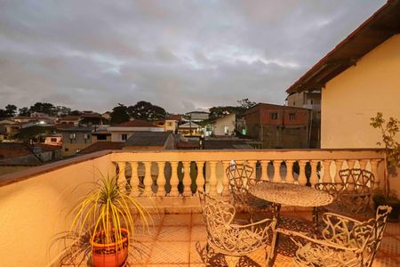 Casa para alugar com 218m², 3 quartos e 2 vagas Casa para alugar com 218m², 3 quartos e 2 vagasVaranda da  Suíte 2