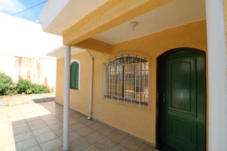 Casa à venda com 225m², 3 quartos e 6 vagasFachada