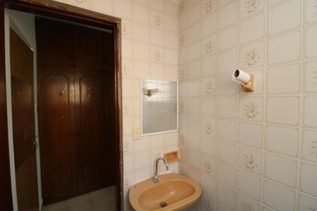 Casa à venda com 225m², 3 quartos e 6 vagasBanheiro da Suíte