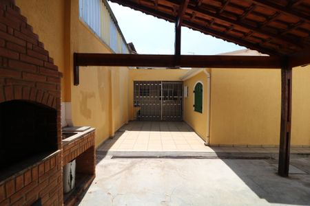 Casa à venda com 225m², 3 quartos e 6 vagasChurrasqueira