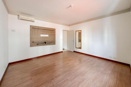 Casa à venda com 360m², 3 quartos e 4 vagas Casa à venda com 360m², 3 quartos e 4 vagasQuarto 1