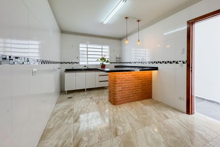 Casa à venda com 360m², 3 quartos e 4 vagas Casa à venda com 360m², 3 quartos e 4 vagasCozinha