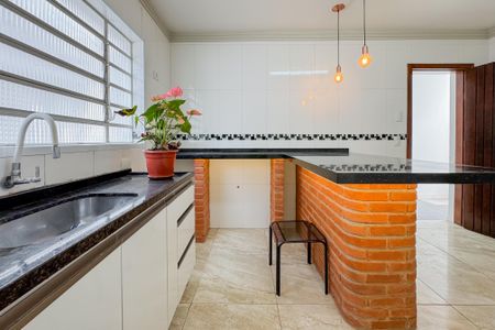 Casa à venda com 360m², 3 quartos e 4 vagas Casa à venda com 360m², 3 quartos e 4 vagasCozinha