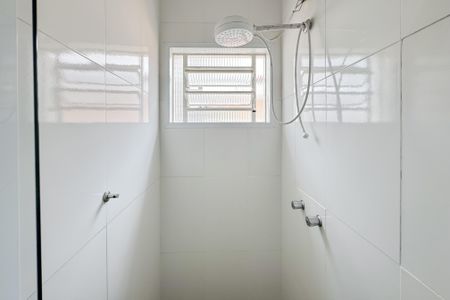 Casa à venda com 360m², 3 quartos e 4 vagas Casa à venda com 360m², 3 quartos e 4 vagasBanheiro Corredor