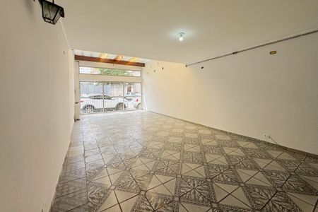 Casa à venda com 360m², 3 quartos e 4 vagas Casa à venda com 360m², 3 quartos e 4 vagasGaragem