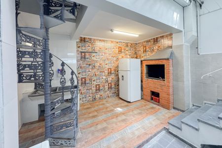 Casa à venda com 360m², 3 quartos e 4 vagas Casa à venda com 360m², 3 quartos e 4 vagasSubsolo, Churrasqueira e Área de Serviço