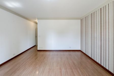 Casa à venda com 360m², 3 quartos e 4 vagas Casa à venda com 360m², 3 quartos e 4 vagasSuíte