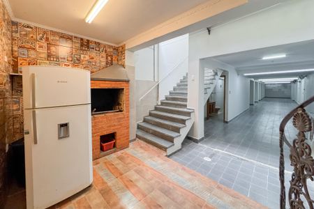 Casa à venda com 360m², 3 quartos e 4 vagas Casa à venda com 360m², 3 quartos e 4 vagasSubsolo, Churrasqueira e Área de Serviço