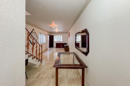 Casa à venda com 360m², 3 quartos e 4 vagas Casa à venda com 360m², 3 quartos e 4 vagasSala