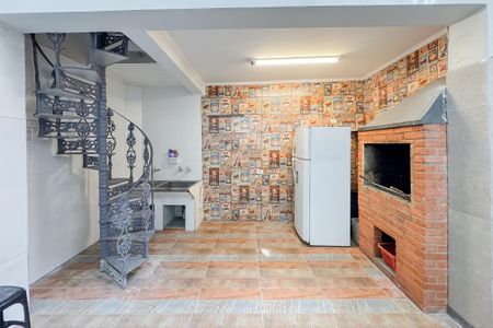 Casa à venda com 360m², 3 quartos e 4 vagas Casa à venda com 360m², 3 quartos e 4 vagasSubsolo, Churrasqueira e Área de Serviço