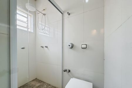 Casa à venda com 360m², 3 quartos e 4 vagas Casa à venda com 360m², 3 quartos e 4 vagasBanheiro Corredor