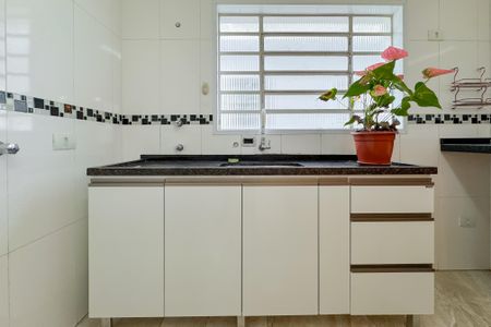 Casa à venda com 360m², 3 quartos e 4 vagas Casa à venda com 360m², 3 quartos e 4 vagasCozinha - Armários