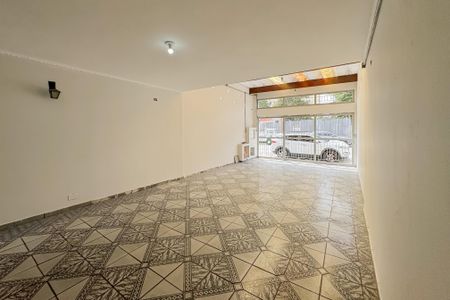 Casa à venda com 360m², 3 quartos e 4 vagas Casa à venda com 360m², 3 quartos e 4 vagasGaragem