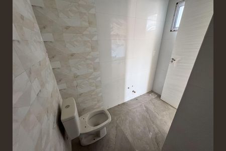 Casa à venda com 152m², 3 quartos e 2 vagas Casa à venda com 152m², 3 quartos e 2 vagasBanheiro da Suíte 1