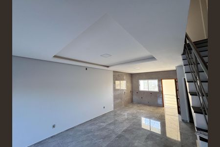 Casa à venda com 152m², 3 quartos e 2 vagas Casa à venda com 152m², 3 quartos e 2 vagasSala