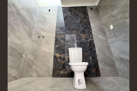 Casa à venda com 152m², 3 quartos e 2 vagas Casa à venda com 152m², 3 quartos e 2 vagasBanheiro