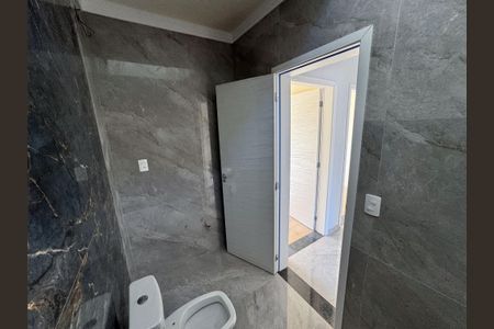 Casa à venda com 152m², 3 quartos e 2 vagas Casa à venda com 152m², 3 quartos e 2 vagasBanheiro