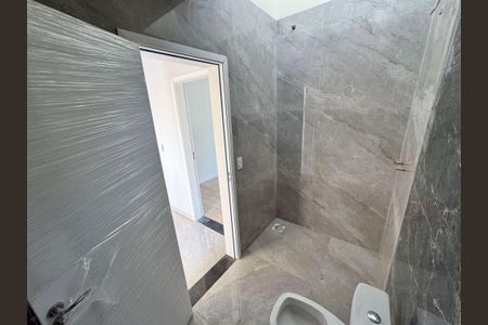 Casa à venda com 152m², 3 quartos e 2 vagas Casa à venda com 152m², 3 quartos e 2 vagasBanheiro