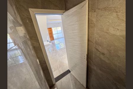 Casa à venda com 152m², 3 quartos e 2 vagas Casa à venda com 152m², 3 quartos e 2 vagasLavabo