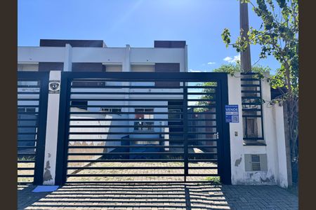 Casa à venda com 152m², 3 quartos e 2 vagas Casa à venda com 152m², 3 quartos e 2 vagasFachada e Placa