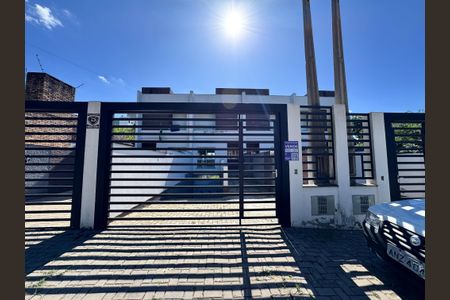 Casa à venda com 152m², 3 quartos e 2 vagas Casa à venda com 152m², 3 quartos e 2 vagasFachada + Placa