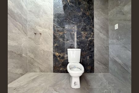 Casa à venda com 152m², 3 quartos e 2 vagas Casa à venda com 152m², 3 quartos e 2 vagasBanheiro Corredor