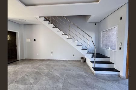 Casa à venda com 152m², 3 quartos e 2 vagas Casa à venda com 152m², 3 quartos e 2 vagasSala