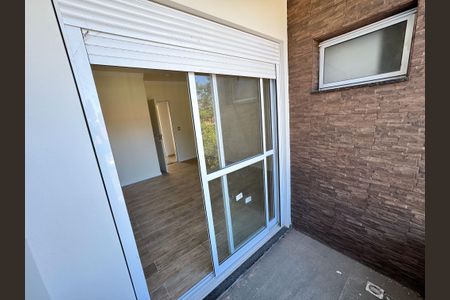 Casa à venda com 152m², 3 quartos e 2 vagas Casa à venda com 152m², 3 quartos e 2 vagasVaranda