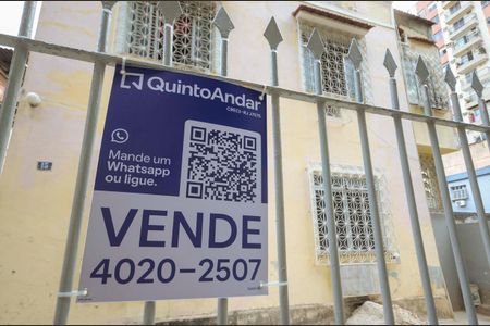 Apartamento à venda com 80m², 2 quartos e sem vaga Apartamento à venda com 80m², 2 quartos e sem vagaFachada e Placa