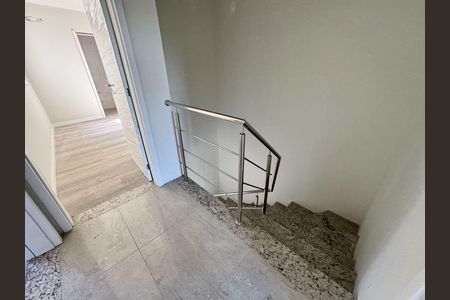 Casa à venda com 129m², 3 quartos e 2 vagas Casa à venda com 129m², 3 quartos e 2 vagasCorredor