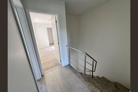 Casa à venda com 129m², 3 quartos e 2 vagas Casa à venda com 129m², 3 quartos e 2 vagasCorredor
