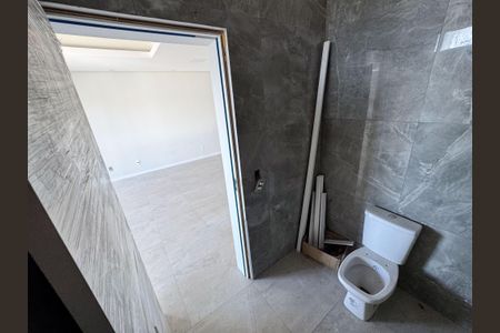 Casa à venda com 129m², 3 quartos e 2 vagas Casa à venda com 129m², 3 quartos e 2 vagasBanheiro