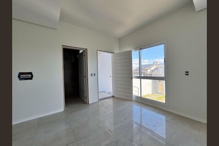Casa à venda com 129m², 3 quartos e 2 vagas Casa à venda com 129m², 3 quartos e 2 vagasSala