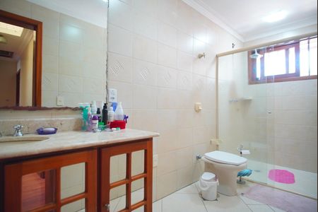 Casa à venda com 313m², 4 quartos e 4 vagasBanheiro Corredor