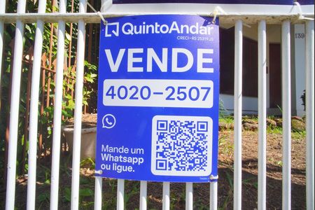 Casa à venda com 313m², 4 quartos e 4 vagasPlaca