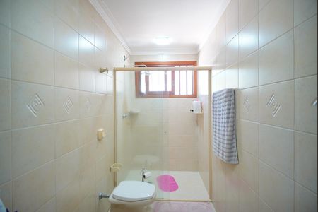 Casa à venda com 313m², 4 quartos e 4 vagasBanheiro Corredor