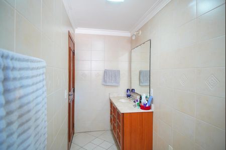 Casa à venda com 313m², 4 quartos e 4 vagasBanheiro Corredor
