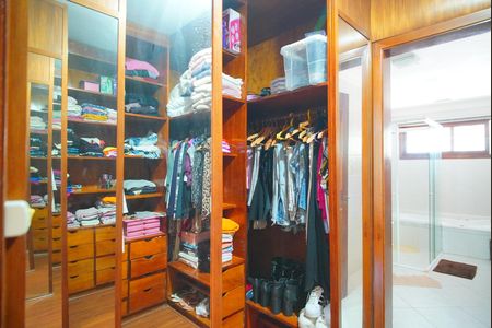 Casa à venda com 313m², 4 quartos e 4 vagasCloset da Suíte