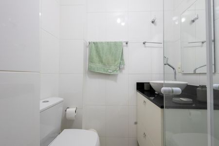 Apartamento à venda com 70m², 2 quartos e 1 vaga Apartamento à venda com 70m², 2 quartos e 1 vagaBanheiro Social