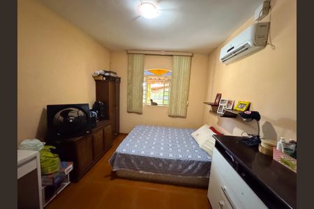 Casa à venda com 280m², 3 quartos e 6 vagas Casa à venda com 280m², 3 quartos e 6 vagasQuarto 2