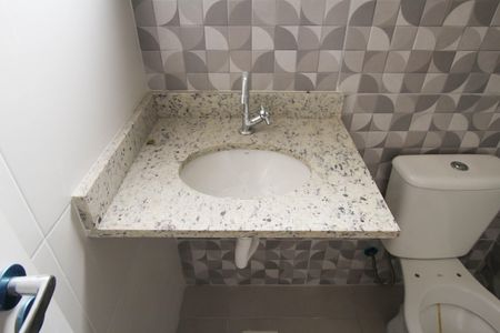 Apartamento para alugar com 41m², 2 quartos e sem vaga Apartamento para alugar com 41m², 2 quartos e sem vagaBanheiro Social