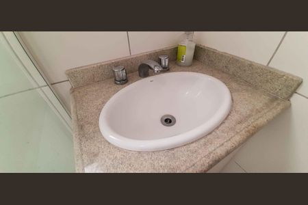 Apartamento à venda com 71m², 2 quartos e 2 vagas Apartamento à venda com 71m², 2 quartos e 2 vagasBanheiro da Suíte