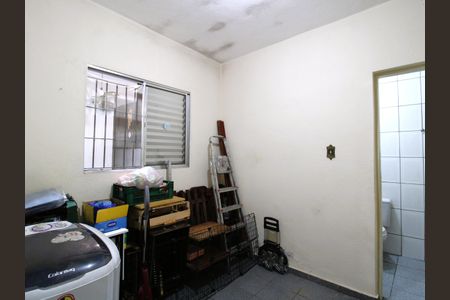 Casa à venda com 65m², 2 quartos e 2 vagasQuarto de Serviço