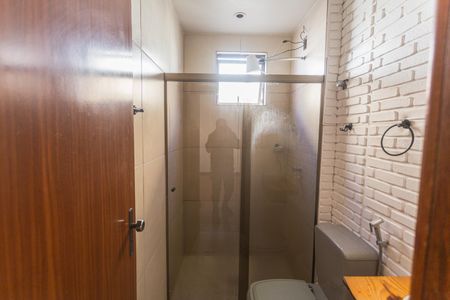 Apartamento à venda com 58m², 2 quartos e 1 vaga Apartamento à venda com 58m², 2 quartos e 1 vagaBanheiro Social