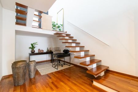 Casa à venda com 400m², 3 quartos e 2 vagas Casa à venda com 400m², 3 quartos e 2 vagasCorredor