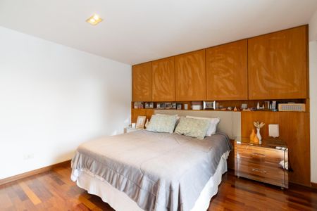 Casa à venda com 400m², 3 quartos e 2 vagas Casa à venda com 400m², 3 quartos e 2 vagasSuíte 1