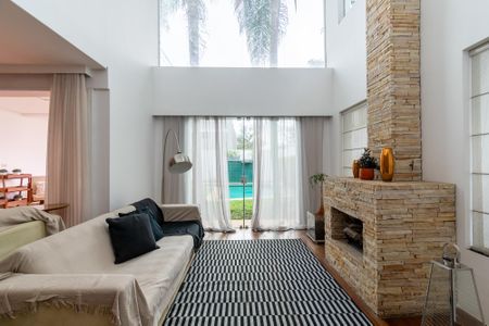 Casa à venda com 400m², 3 quartos e 2 vagas Casa à venda com 400m², 3 quartos e 2 vagasSala de Estar