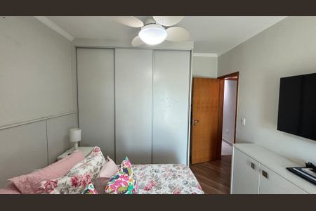Apartamento à venda com 160m², 3 quartos e 2 vagas Apartamento à venda com 160m², 3 quartos e 2 vagasSuíte 1