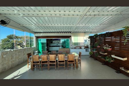 Apartamento à venda com 160m², 3 quartos e 2 vagas Apartamento à venda com 160m², 3 quartos e 2 vagasCobertura